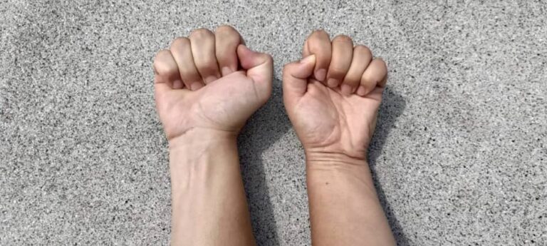 how to increase wrist size        
        <figure class=